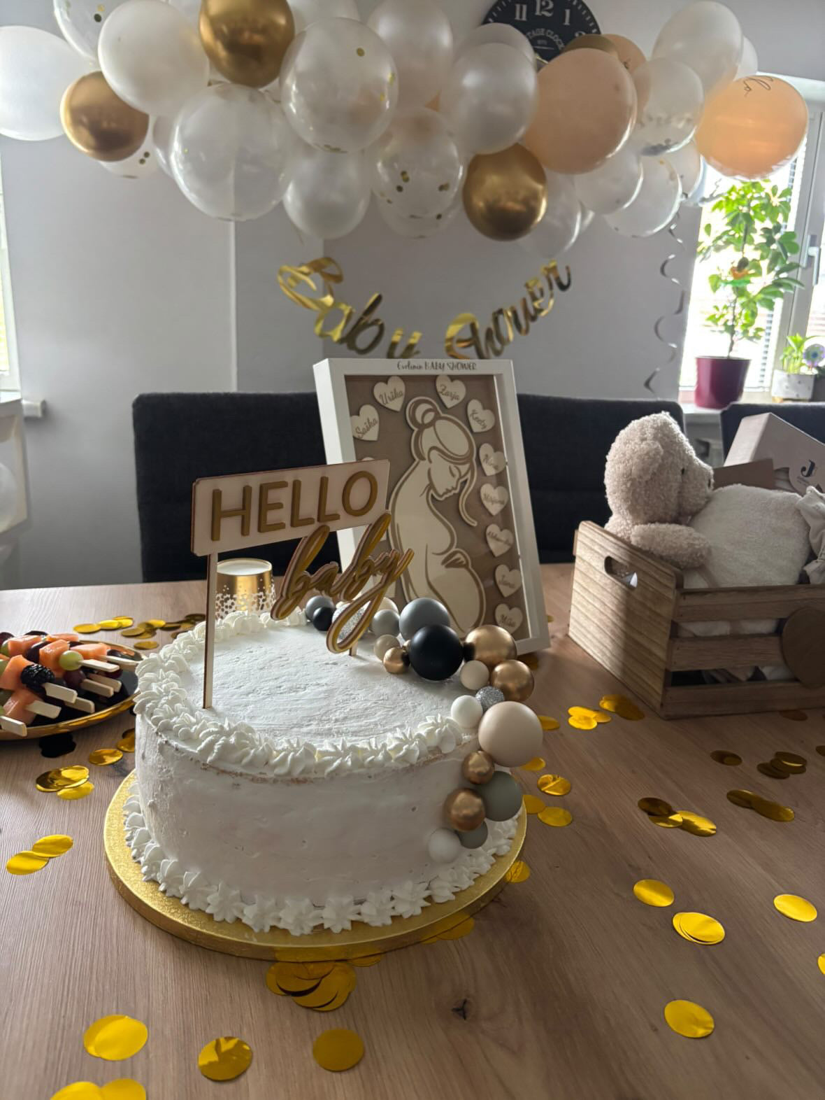 Cake topper “Hello baby”
