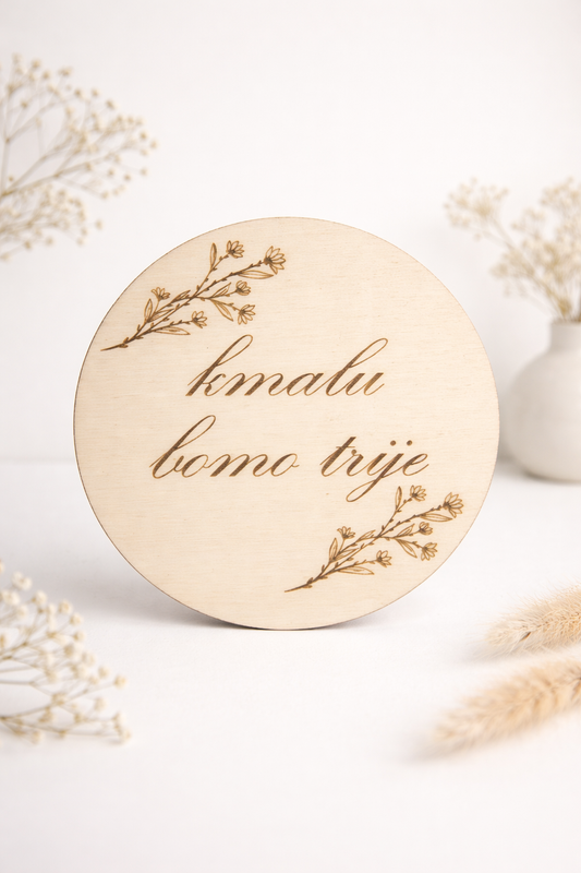 Tablica “Kmalu bomo trije”